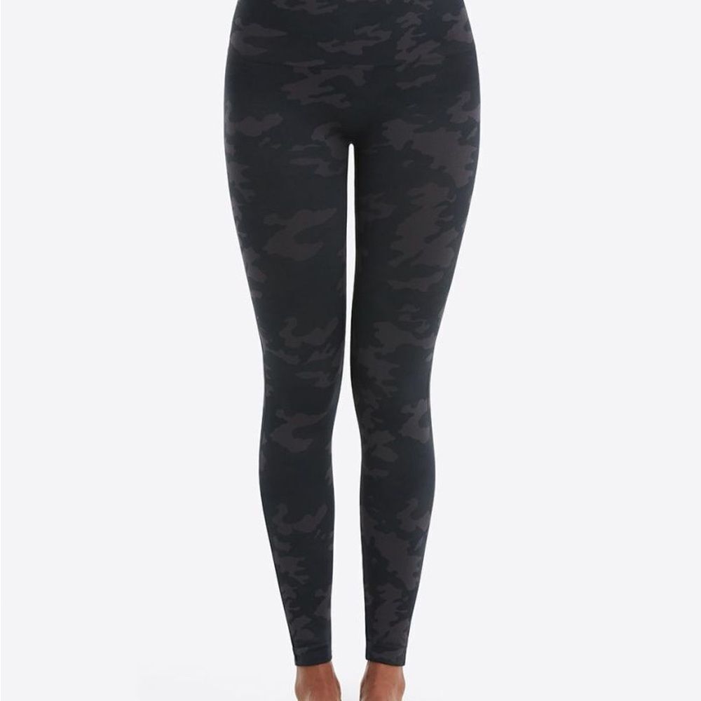Spanx Seamless Leggings Black Camo Size Small P
